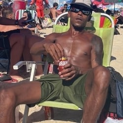 Foto de Jhon Caf - videos sexo ao vivo Sexo ao Vivo