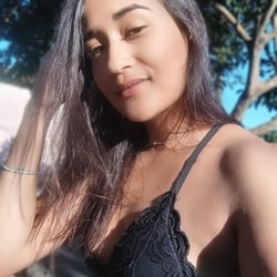 Foto de Jhuli ao vivo na webcam