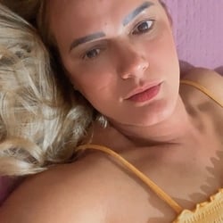 Foto de Juh Mell ao vivo na webcam