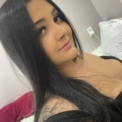 Foto de Julia Bellucci ao vivo na webcam