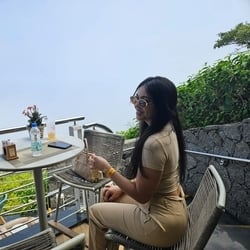 Foto de Júlia Lee ao vivo na webcam