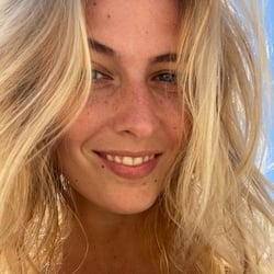 Foto de Julie 93 - videos sexo ao vivo Sexo ao Vivo