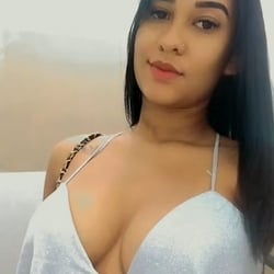 Foto de July Dias ao vivo na webcam