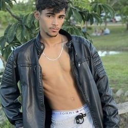 Foto de Kaleb Kalleo ao vivo na webcam