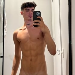 Foto de Kalliu Torres ao vivo na webcam