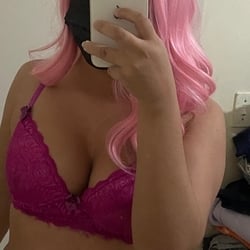 Foto de Kami Ka 29 ao vivo na webcam