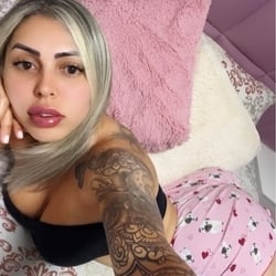 Foto de Kamila Bitten ao vivo na webcam
