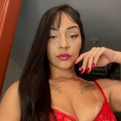 Foto de Karen Fernanda ao vivo na webcam