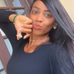 Foto de Kataryne ao vivo na webcam