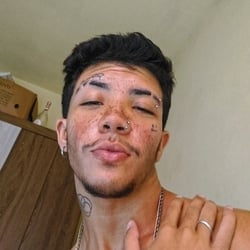 Foto de Kauã Majewski ao vivo na webcam