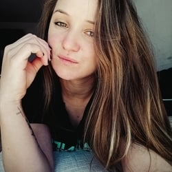 Foto de Kelly Loura ao vivo na webcam