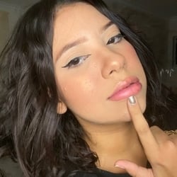 Foto de Kiara Cut ao vivo na webcam