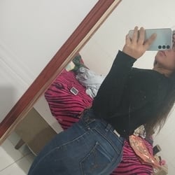 Foto de Korinna Kratos ao vivo na webcam