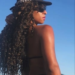 Foto de Kyara Oliveira ao vivo na webcam