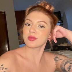 Foto de Lana Mattiello ao vivo na webcam