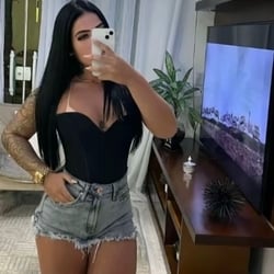 Foto de Lara Bittencourt - videos sexo ao vivo Sexo ao Vivo