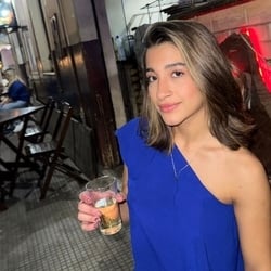 Foto de Lara Croft 20 ao vivo na webcam