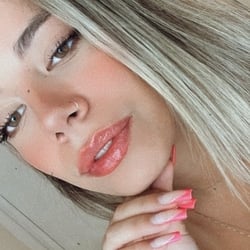 Foto de Lara Oliveira - videos sexo ao vivo Sexo ao Vivo