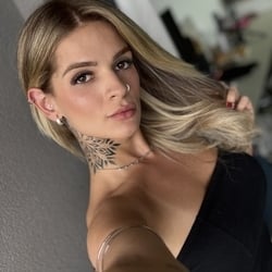 Foto de Lari A ao vivo na webcam