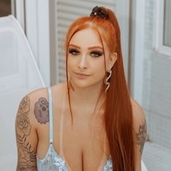 Foto de Lari Araujo ao vivo na webcam