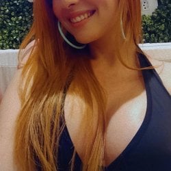 Foto de Lari Portinari ao vivo na webcam