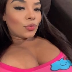 Foto de Larissa Aguiar ao vivo na webcam