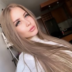 Foto de Larissa Bianchi ao vivo na webcam