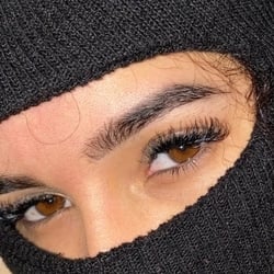 Foto de Larissa Carioca ao vivo na webcam