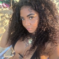 Foto de Larissa Giulia ao vivo na webcam