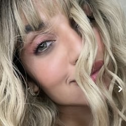 Foto de Larissa Miacci ao vivo na webcam