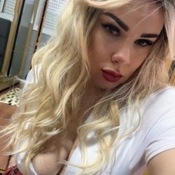 Foto de Larissa More ao vivo na webcam