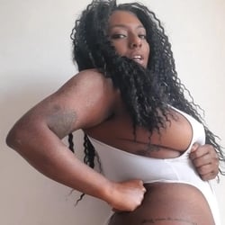 Foto de Larissa Roman ao vivo na webcam