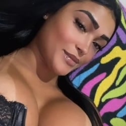 Foto de Larissinha 02 ao vivo na webcam