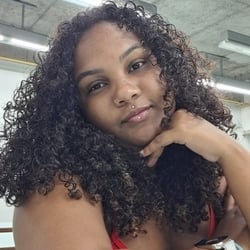 Foto de Lary Bombom ao vivo na webcam