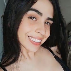 Foto de Lau Anny ao vivo na webcam