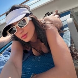 Foto de Laura Dias ao vivo na webcam