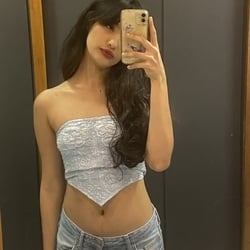 Foto de Laura Santucci ao vivo na webcam