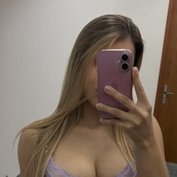 Foto de Laura Valmont - videos sexo ao vivo Sexo ao Vivo