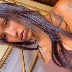 Foto de Lauretaah ao vivo na webcam