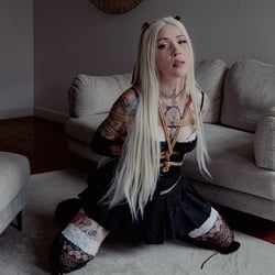 Foto de Leblanc Sui ao vivo na webcam