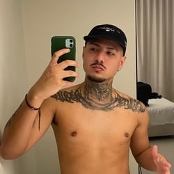 Foto de Leonardo Bare ao vivo na webcam