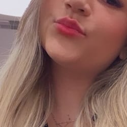 Foto de Lia 1994 - videos sexo ao vivo Sexo ao Vivo
