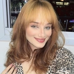 Foto de Lilia Paris ao vivo na webcam