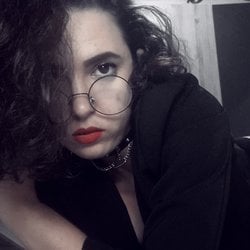 Foto de Lily Ousborne ao vivo na webcam