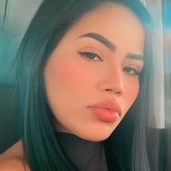 Foto de Lívia 00 ao vivo na webcam