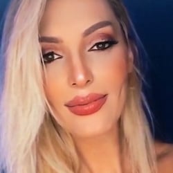 Foto de Loira Apimentada ao vivo na webcam