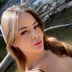 Foto de Loirinha 18 Hot ao vivo na webcam