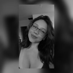 Foto de Lola Brasilino ao vivo na webcam