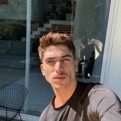 Foto de Lorenzo Hart ao vivo na webcam