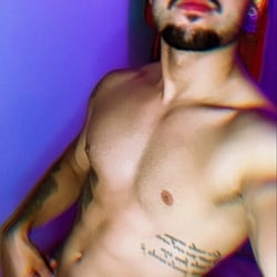 Foto de Lorenzo Hot ao vivo na webcam